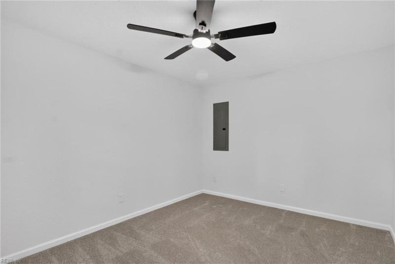 Photo 21 of 36 residential for sale in Portsmouth virginia