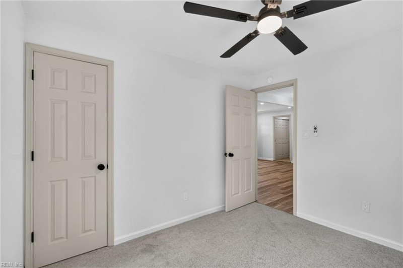 Photo 23 of 36 residential for sale in Portsmouth virginia