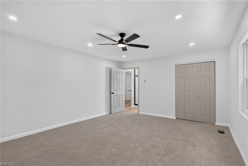 Photo 29 of 36 residential for sale in Portsmouth virginia