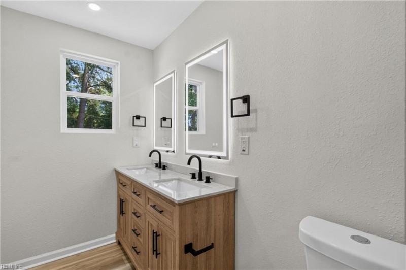Photo 30 of 36 residential for sale in Portsmouth virginia