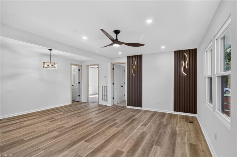 Photo 5 of 36 residential for sale in Portsmouth virginia