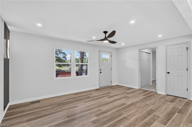 Photo 7 of 36 residential for sale in Portsmouth virginia