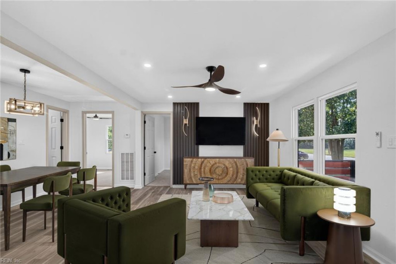 Photo 8 of 36 residential for sale in Portsmouth virginia
