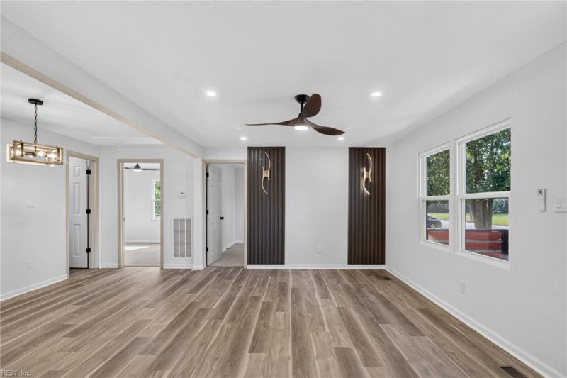 Photo 9 of 36 residential for sale in Portsmouth virginia