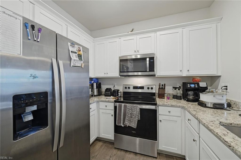 Photo 7 of 31 residential for sale in Newport News virginia