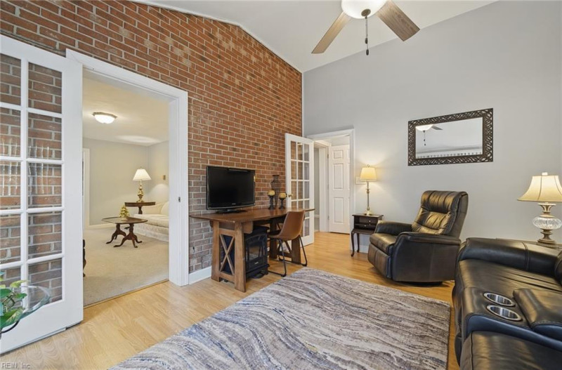 Photo 14 of 25 residential for sale in Suffolk virginia