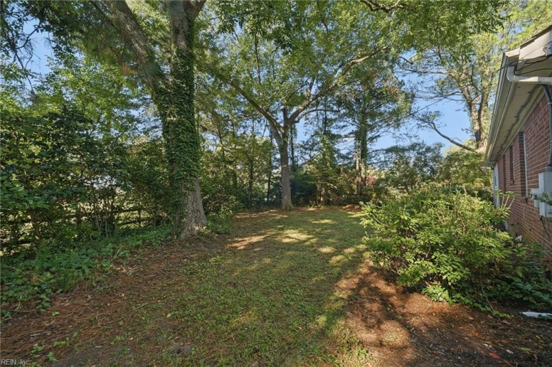 Photo 22 of 25 residential for sale in Suffolk virginia