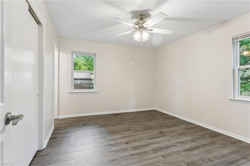 Photo 18 of 46 residential for sale in York County virginia