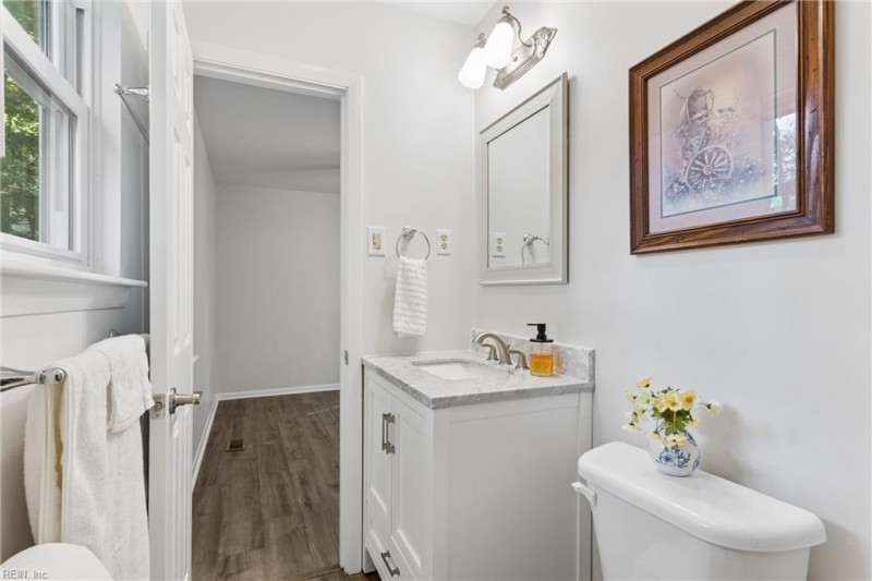 Photo 23 of 46 residential for sale in York County virginia
