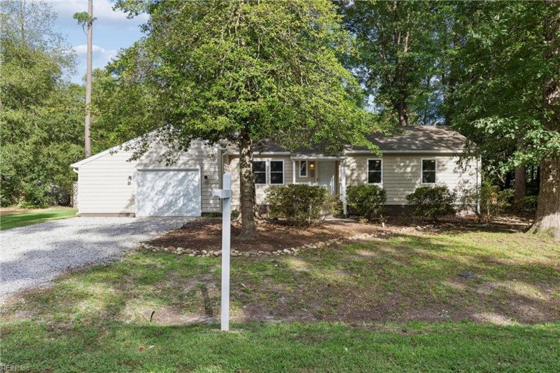 Photo 3 of 46 residential for sale in York County virginia