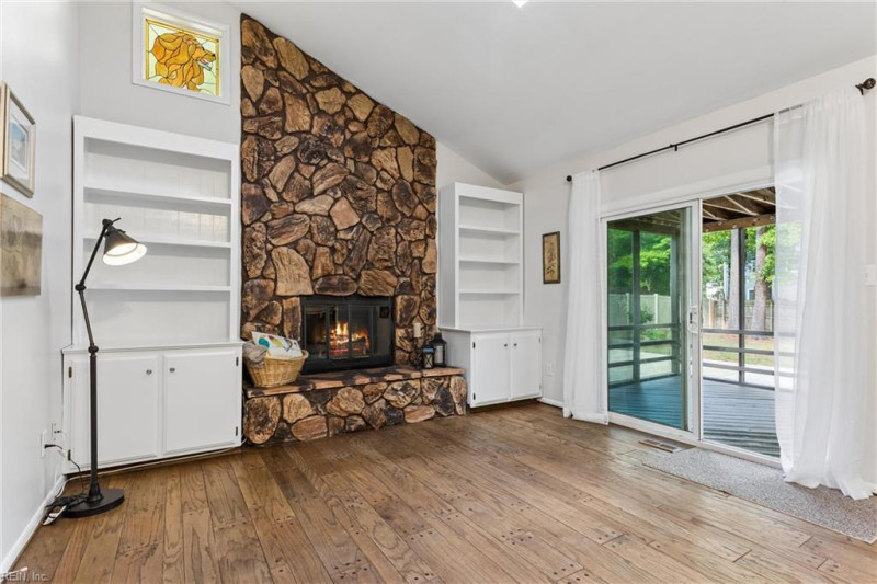 Photo 32 of 46 residential for sale in York County virginia