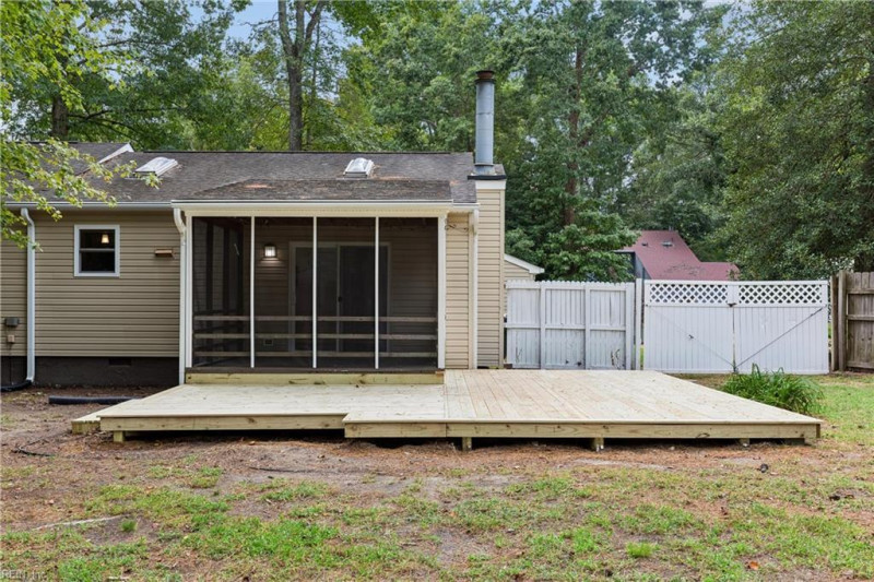 Photo 40 of 46 residential for sale in York County virginia