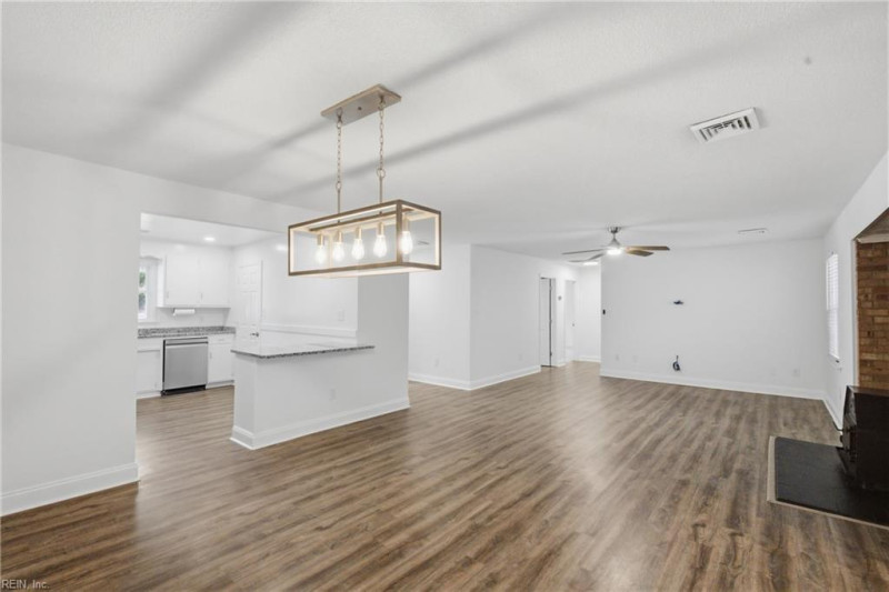 Photo 12 of 50 residential for sale in Chesapeake virginia
