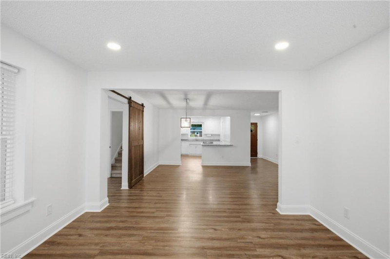 Photo 14 of 50 residential for sale in Chesapeake virginia
