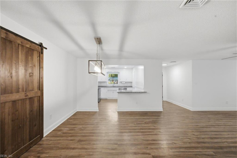 Photo 15 of 50 residential for sale in Chesapeake virginia