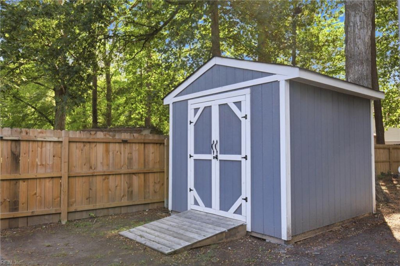 Photo 47 of 50 residential for sale in Chesapeake virginia