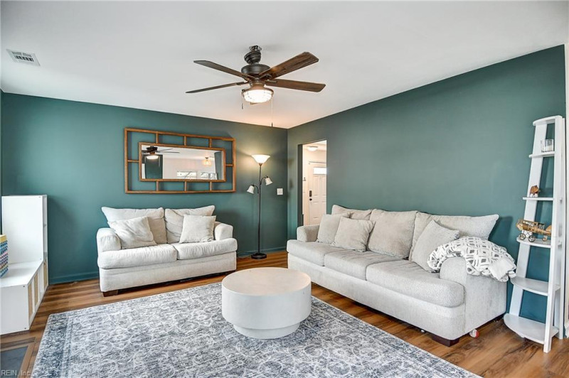 Photo 12 of 49 residential for sale in Virginia Beach virginia