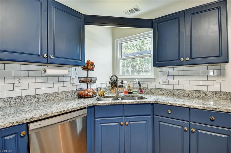 Photo 17 of 49 residential for sale in Virginia Beach virginia