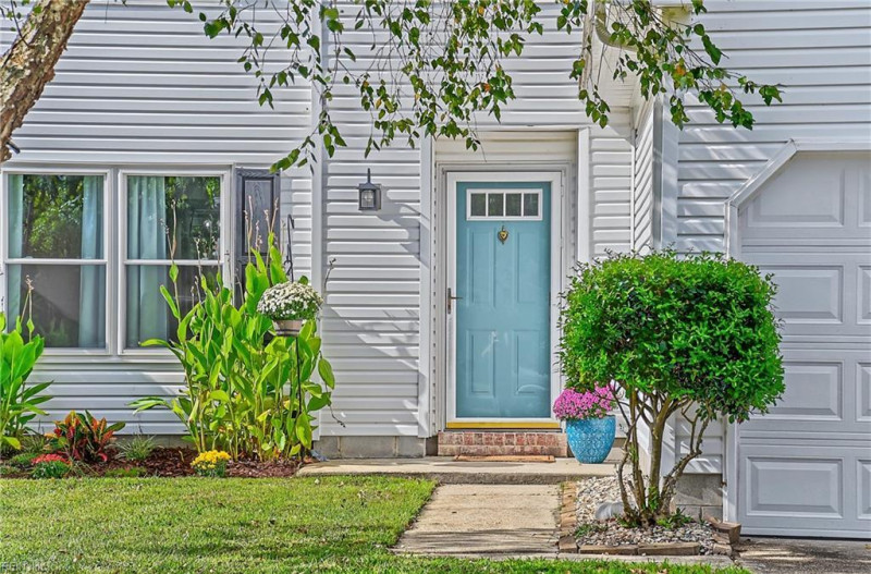 Photo 4 of 49 residential for sale in Virginia Beach virginia