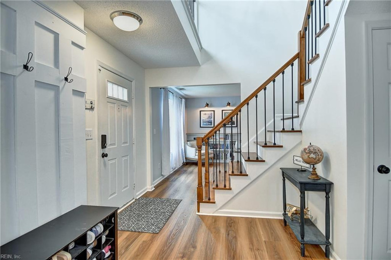 Photo 5 of 49 residential for sale in Virginia Beach virginia
