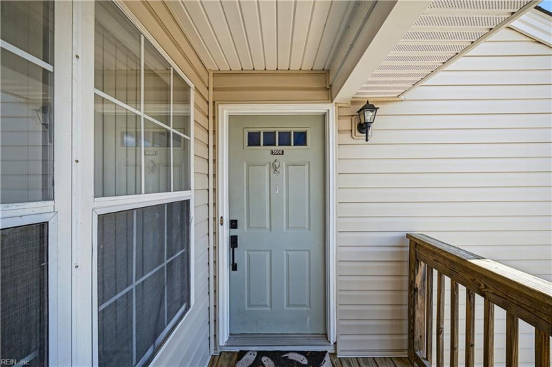 Photo 5 of 39 residential for sale in Virginia Beach virginia