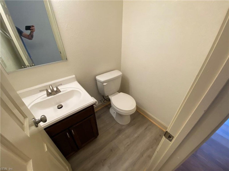 Photo 11 of 29 residential for sale in Chesapeake virginia