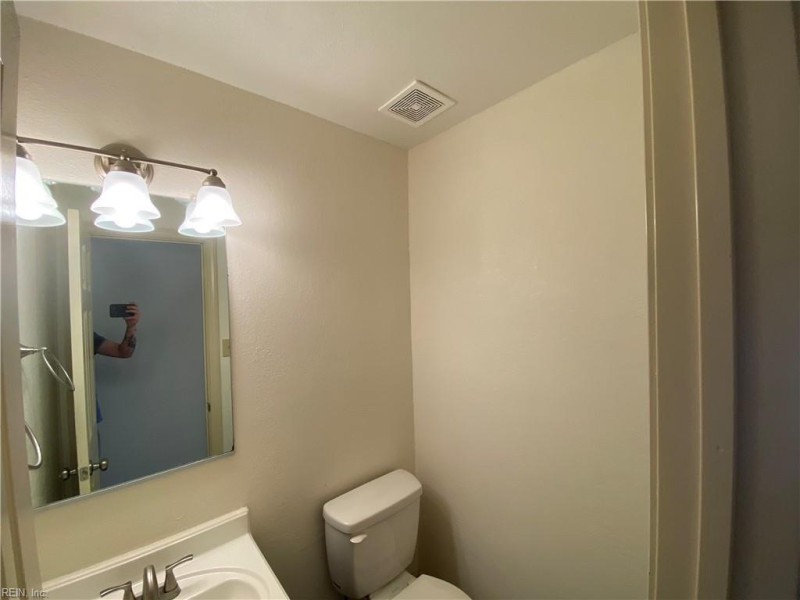 Photo 12 of 29 residential for sale in Chesapeake virginia