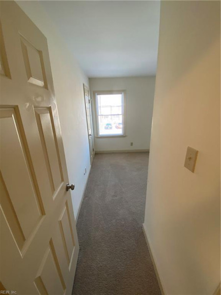 Photo 16 of 29 residential for sale in Chesapeake virginia