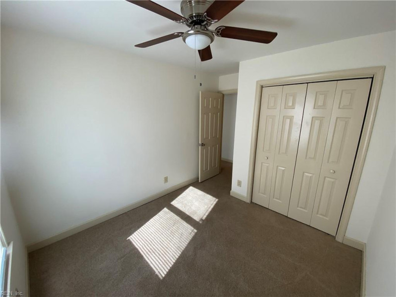 Photo 17 of 29 residential for sale in Chesapeake virginia