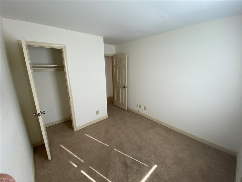Photo 20 of 29 residential for sale in Chesapeake virginia