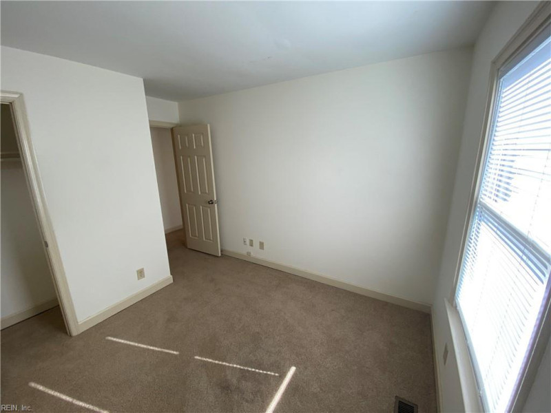 Photo 21 of 29 residential for sale in Chesapeake virginia