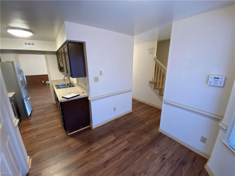Photo 5 of 29 residential for sale in Chesapeake virginia