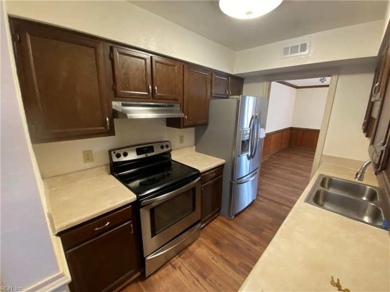 Photo 6 of 29 residential for sale in Chesapeake virginia