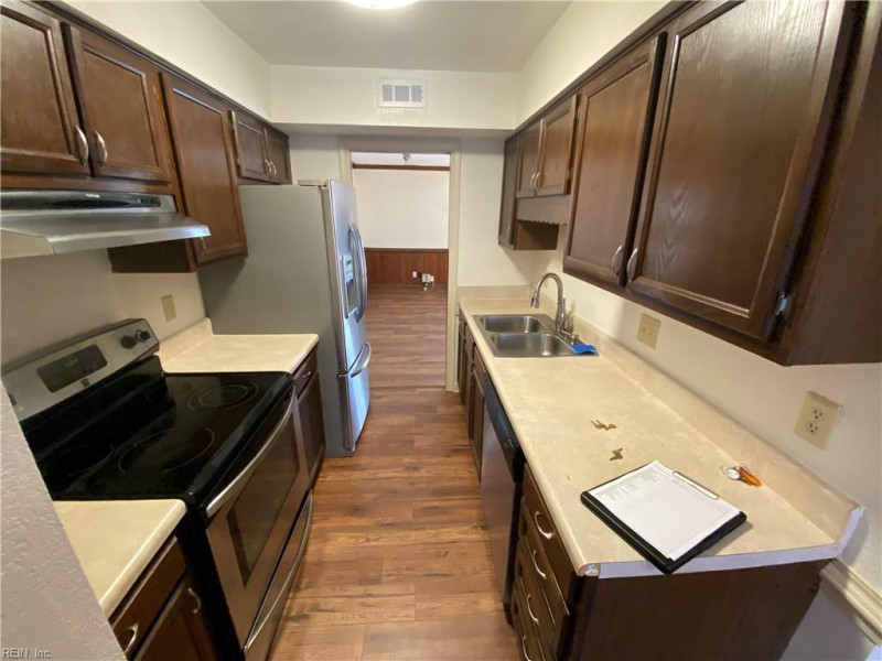 Photo 7 of 29 residential for sale in Chesapeake virginia