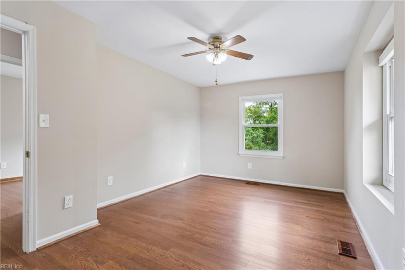 Photo 38 of 50 residential for sale in Hampton virginia
