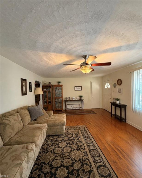 Photo 7 of 14 residential for sale in Chesapeake virginia Photo 7 of 14 residential for sale in Chesapeake virginia