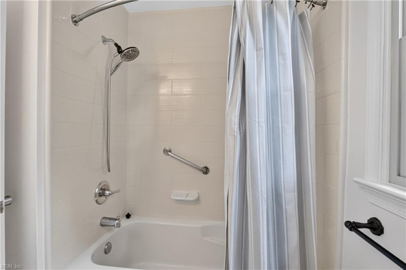Photo 13 of 50 residential for sale in Virginia Beach virginia