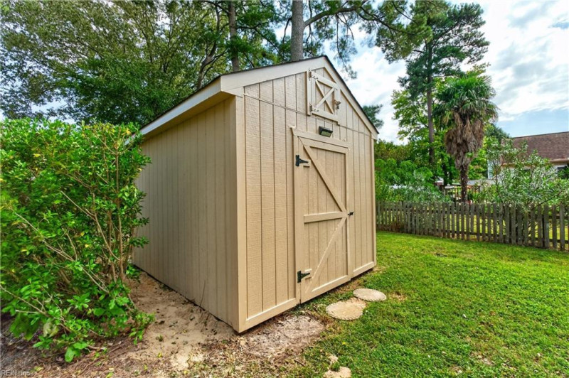 Photo 4 of 50 residential for sale in Virginia Beach virginia