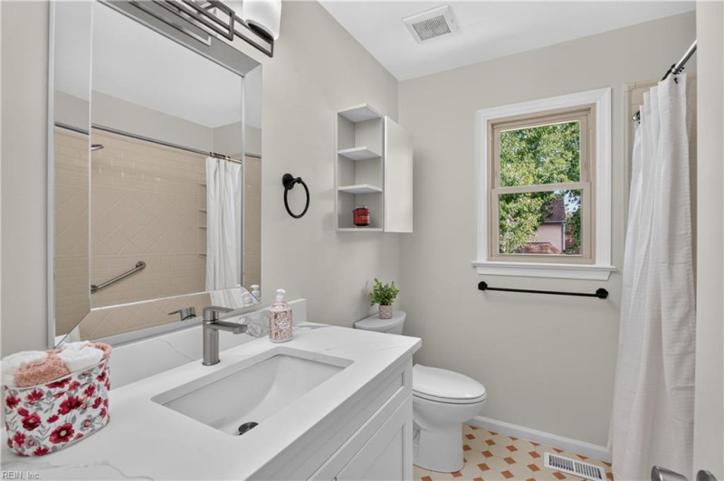 Photo 9 of 50 residential for sale in Virginia Beach virginia