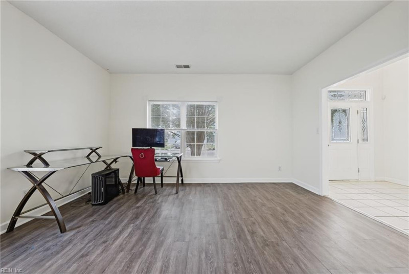 Photo 7 of 49 residential for sale in Suffolk virginia