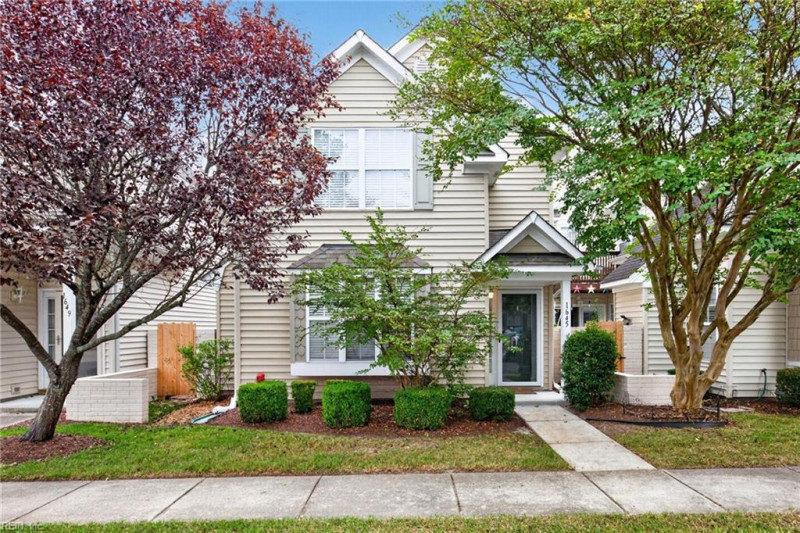 Photo 1 of 31 residential for sale in Virginia Beach virginia