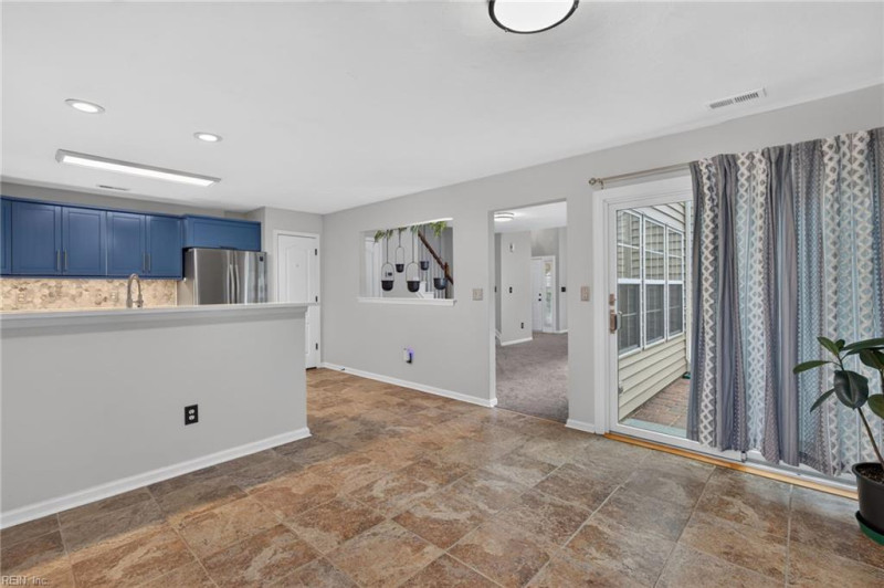 Photo 10 of 31 residential for sale in Virginia Beach virginia