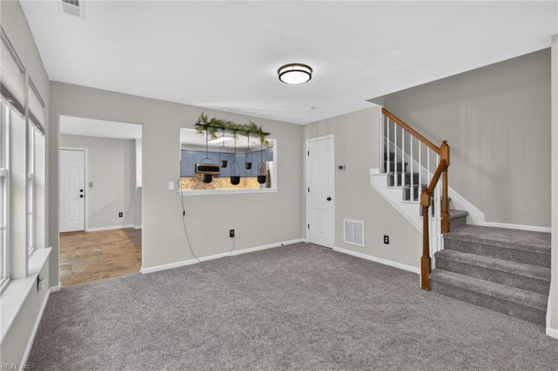 Photo 7 of 31 residential for sale in Virginia Beach virginia