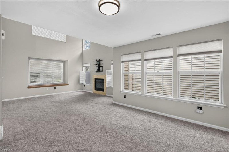 Photo 8 of 31 residential for sale in Virginia Beach virginia