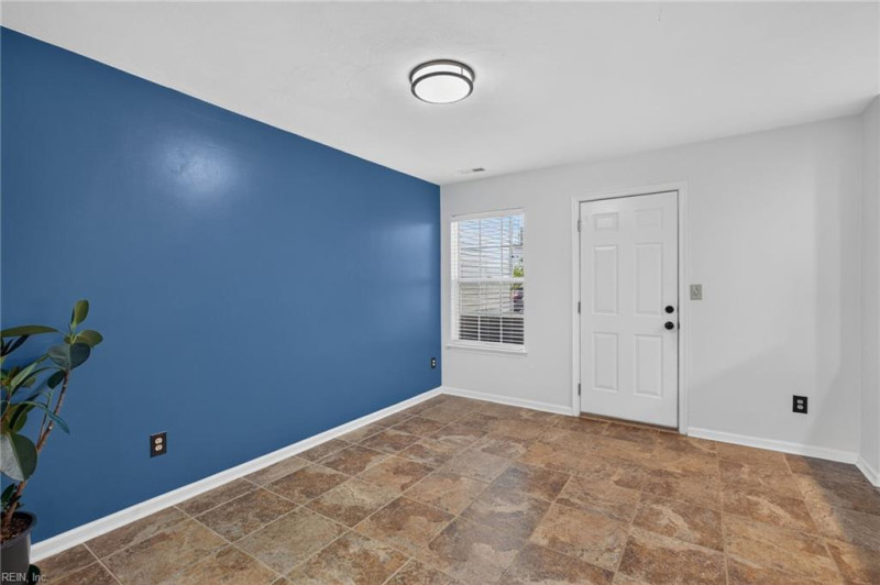 Photo 9 of 31 residential for sale in Virginia Beach virginia