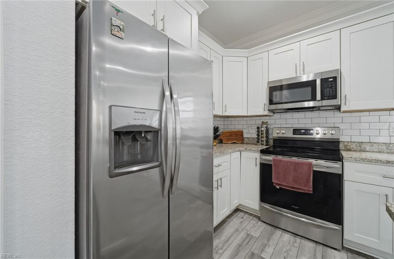 Photo 12 of 31 residential for sale in Hampton virginia