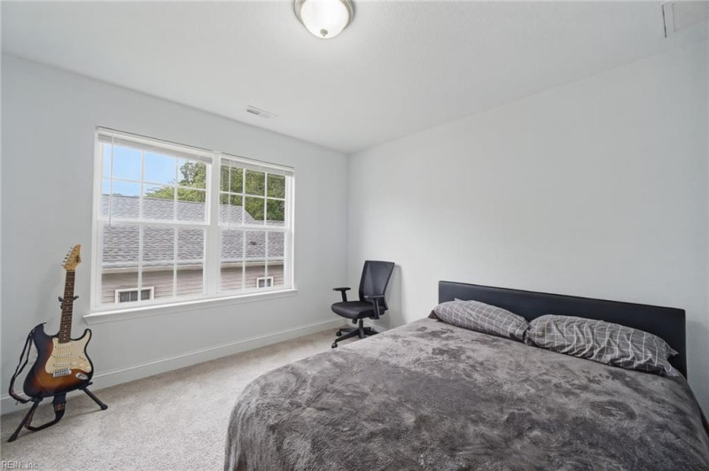 Photo 14 of 31 residential for sale in Hampton virginia