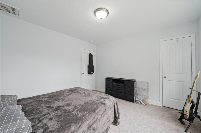 Photo 15 of 31 residential for sale in Hampton virginia