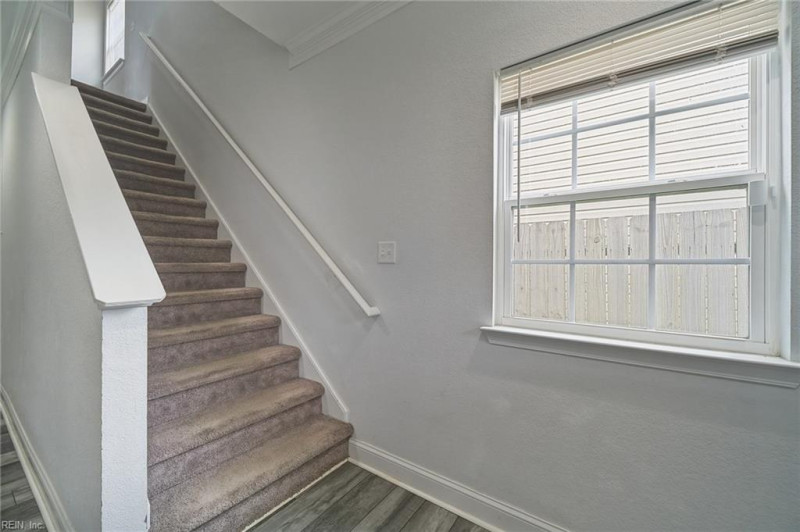 Photo 5 of 31 residential for sale in Hampton virginia