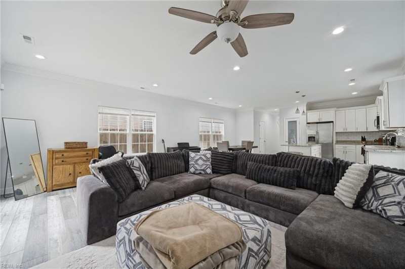Photo 7 of 31 residential for sale in Hampton virginia